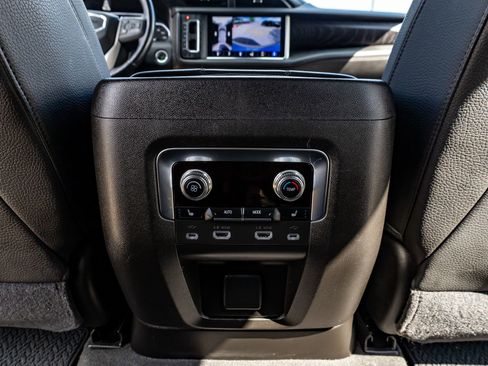 Used 2021 GMC Yukon Denali image 32