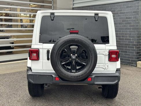 Used 2020 Jeep Wrangler Unlimited Sahara AWD/4WD image 5