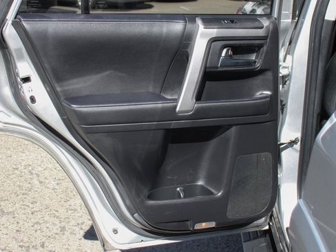 Used 2022 Toyota 4Runner SR5 image 33