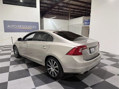 Used 2018 Volvo S60 T5 Inscription image 7