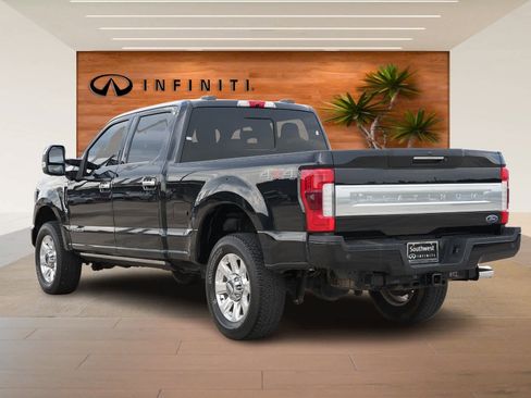 Used 2022 Ford F250 Platinum image 5
