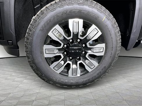 New 2026 GMC Sierra 3500 Denali w/ Denali Reserve Package image 13