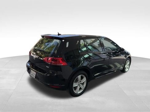Used 2017 Volkswagen Golf SE image 5