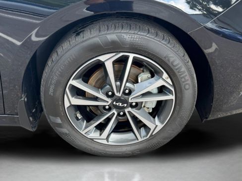 Used 2024 Kia Forte LXS w/ LXS Technology Package FWD image 35