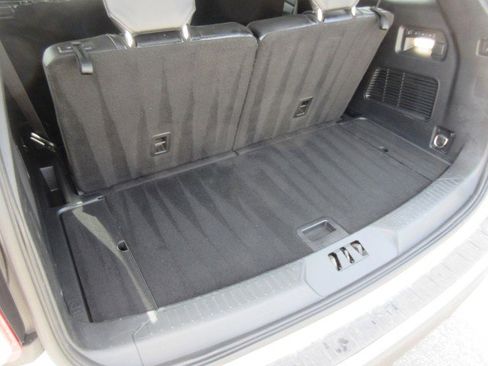 Used 2022 Ford Explorer Limited w/ Equipment Group 301A image 17