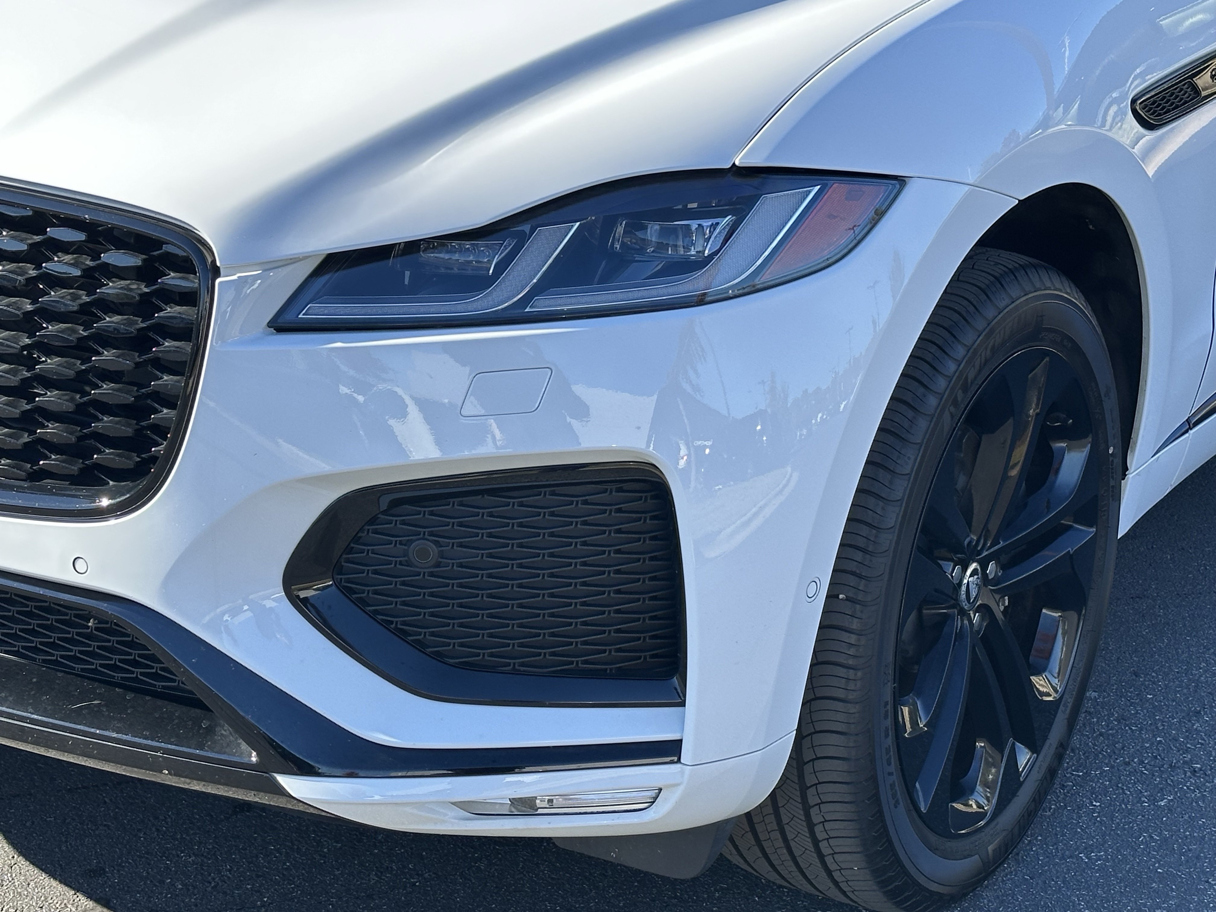 Certified 2026 Jaguar F-PACE R-Dynamic S AWD/4WD image 11