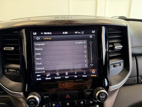 Used 2020 RAM 1500 Laramie image 25