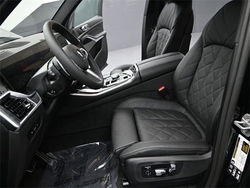 New 2026 BMW X5 xDrive40i w/ M Sport Package image 13