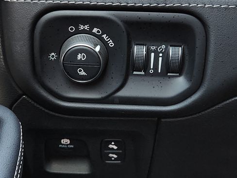 Used 2024 RAM 1500 Limited AWD/4WD image 26