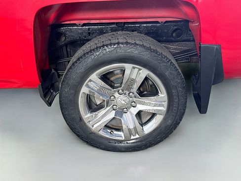 Used 2018 Chevrolet Silverado 1500 Custom w/ Custom Value Package AWD/4WD image 35