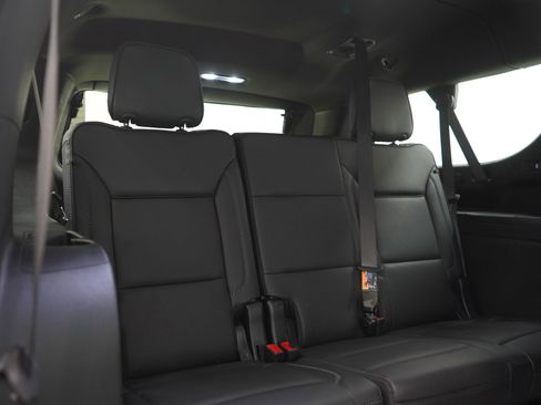 Used 2025 GMC Yukon XL Denali AWD/4WD image 13