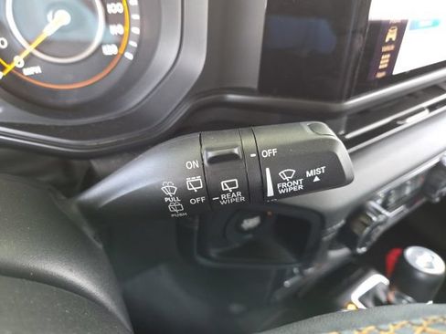 Used 2024 Jeep Wrangler Unlimited Sahara w/ Technology Group AWD/4WD image 51