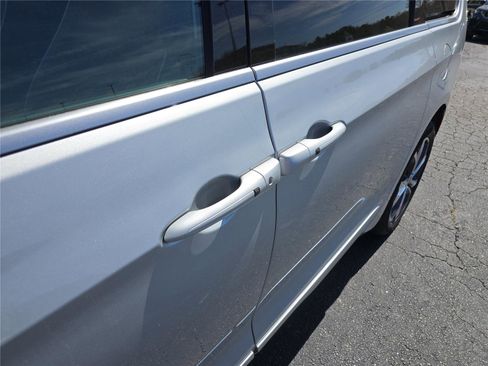 New 2026 Chrysler Pacifica Pinnacle image 13