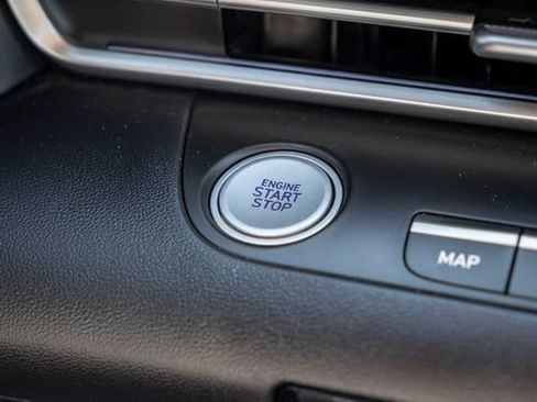 Used 2025 Hyundai Elantra SEL FWD image 30