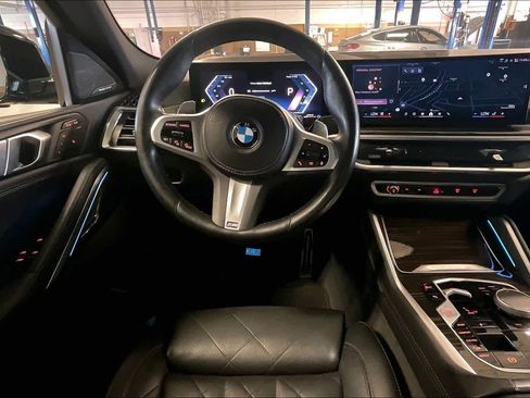 Used 2025 BMW X6 xDrive40i w/ Climate Comfort Package AWD/4WD image 5