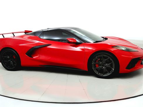 Used 2021 Chevrolet Corvette Stingray Premium Conv w/ Z51 Performance Package RWD image 8