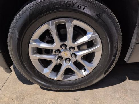 Used 2020 Chevrolet Traverse LT w/ Driver Confidence II Package AWD/4WD image 25