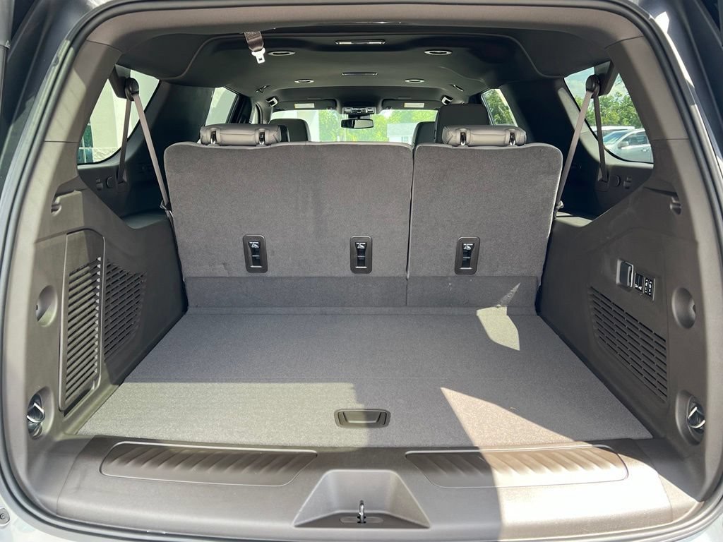 New 2026 GMC Yukon XL Elevation w/ LPO, Elevation Black Package RWD image 20