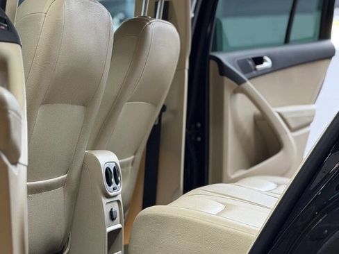 Used 2017 Volkswagen Tiguan Wolfsburg Edition image 9