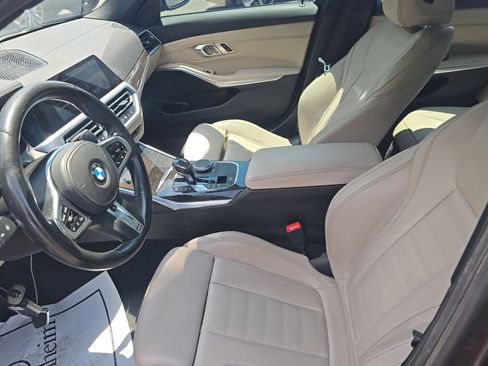 Used 2020 BMW 330i Sedan w/ M Sport Package RWD image 17