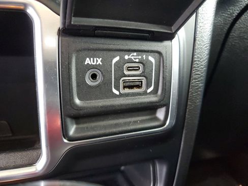 Used 2022 Jeep Wrangler Unlimited Sport AWD/4WD image 29