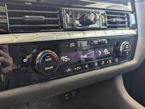 New 2026 Nissan Pathfinder SL w/ SL Premium Package image 27