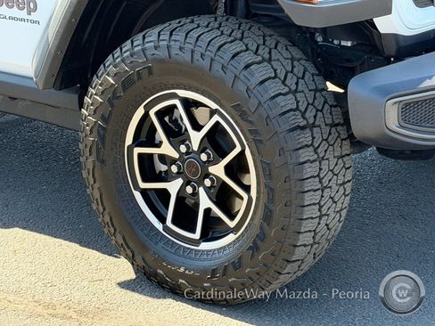 Used 2026 Jeep Gladiator Rubicon AWD/4WD image 11
