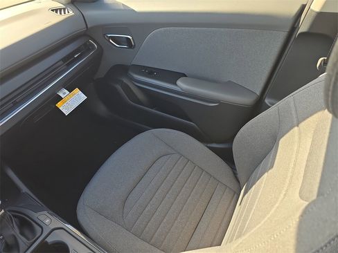 New 2025 Kia K4 EX image 17