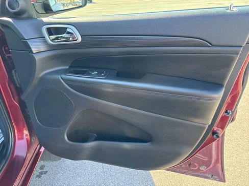 Used 2019 Jeep Grand Cherokee Altitude image 20