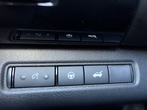 New 2026 Nissan Pathfinder SV image 25