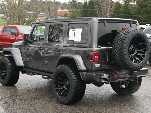 Used 2025 Jeep Wrangler Sahara w/ Safety Group image 12