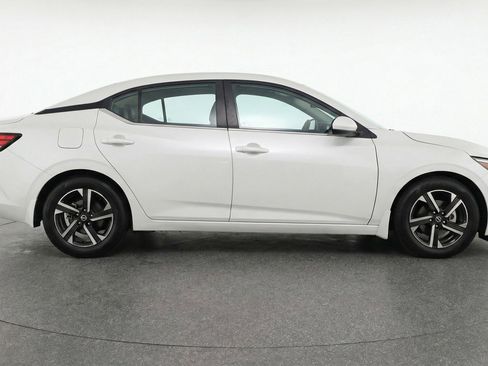 Used 2025 Nissan Sentra SV image 11