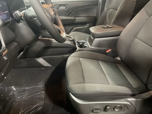 New 2025 GMC Canyon Elevation w/ Convenience Package image 12