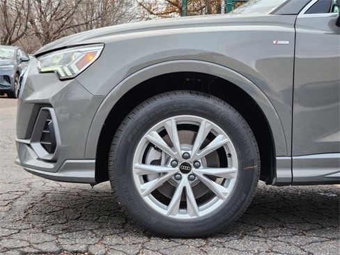 New 2025 Audi Q3 2.0T Premium image 9