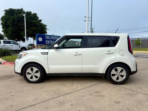 Used 2016 Kia Soul FWD image 6