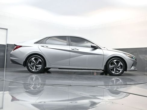 Used 2023 Hyundai Elantra SEL w/ Convenience Package image 28