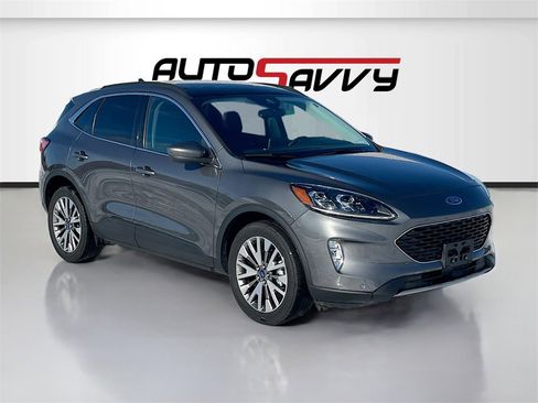 Used 2022 Ford Escape Titanium w/ Class II Trailer Tow Package image 1