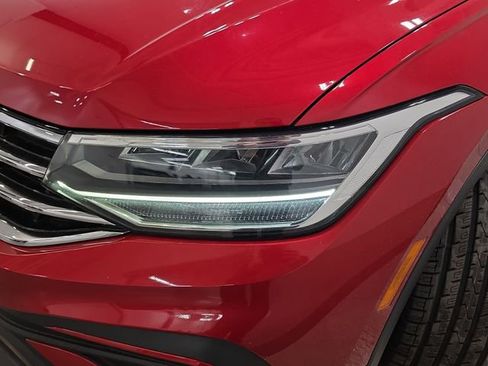 Used 2023 Volkswagen Tiguan SE w/ Panoramic Sunroof Package AWD/4WD image 29