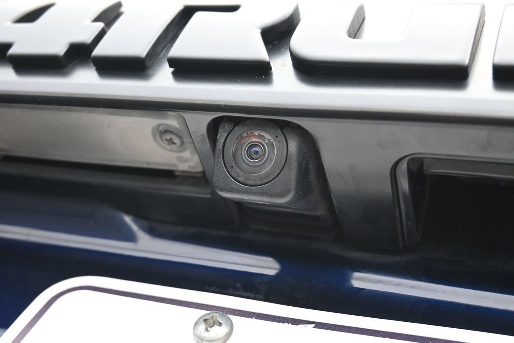 Used 2022 Toyota 4Runner TRD Off-Road Premium AWD/4WD image 4