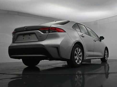 Used 2022 Toyota Corolla LE FWD image 22