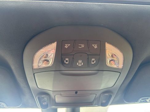 Used 2022 Chrysler Pacifica Pinnacle FWD image 34