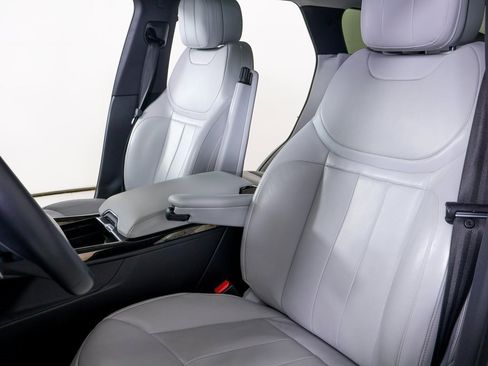 Used 2023 Land Rover Range Rover Sport SE image 11