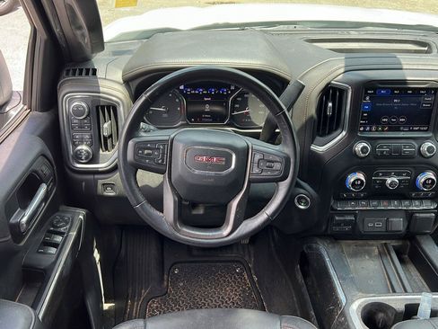 Used 2022 GMC Sierra 1500 AT4 w/ AT4 Premium Package AWD/4WD image 10
