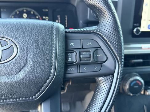 Used 2025 Toyota Tacoma SR5 AWD/4WD image 28