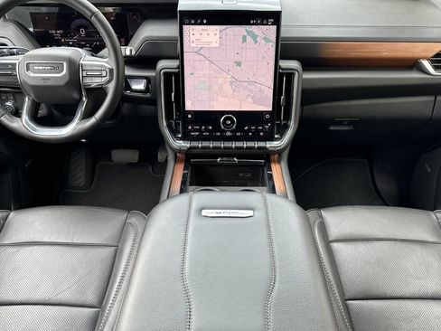 Used 2025 GMC Yukon Denali AWD/4WD image 13