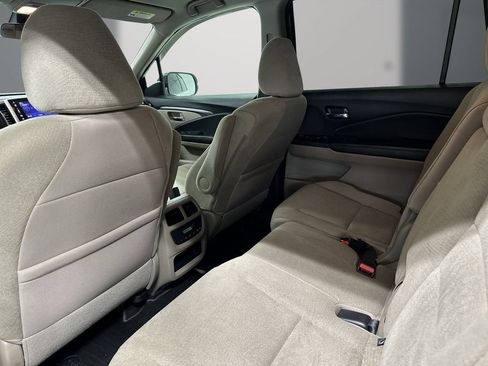 Used 2018 Honda Pilot EX image 15