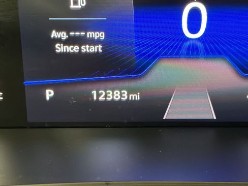 Used 2024 Volkswagen Tiguan S image 18