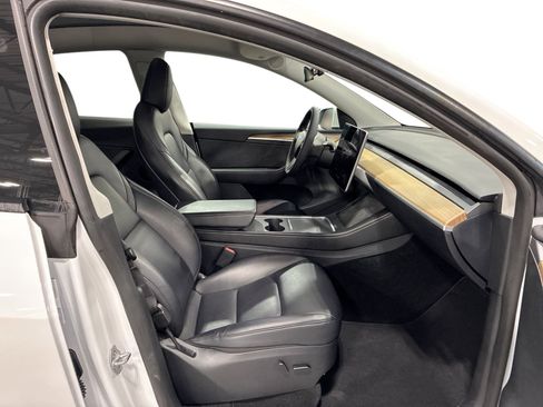 Certified 2023 Tesla Model Y Performance AWD/4WD image 12