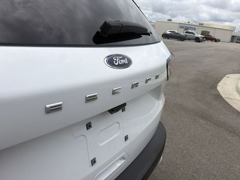 Used 2022 Ford Escape SE FWD image 41