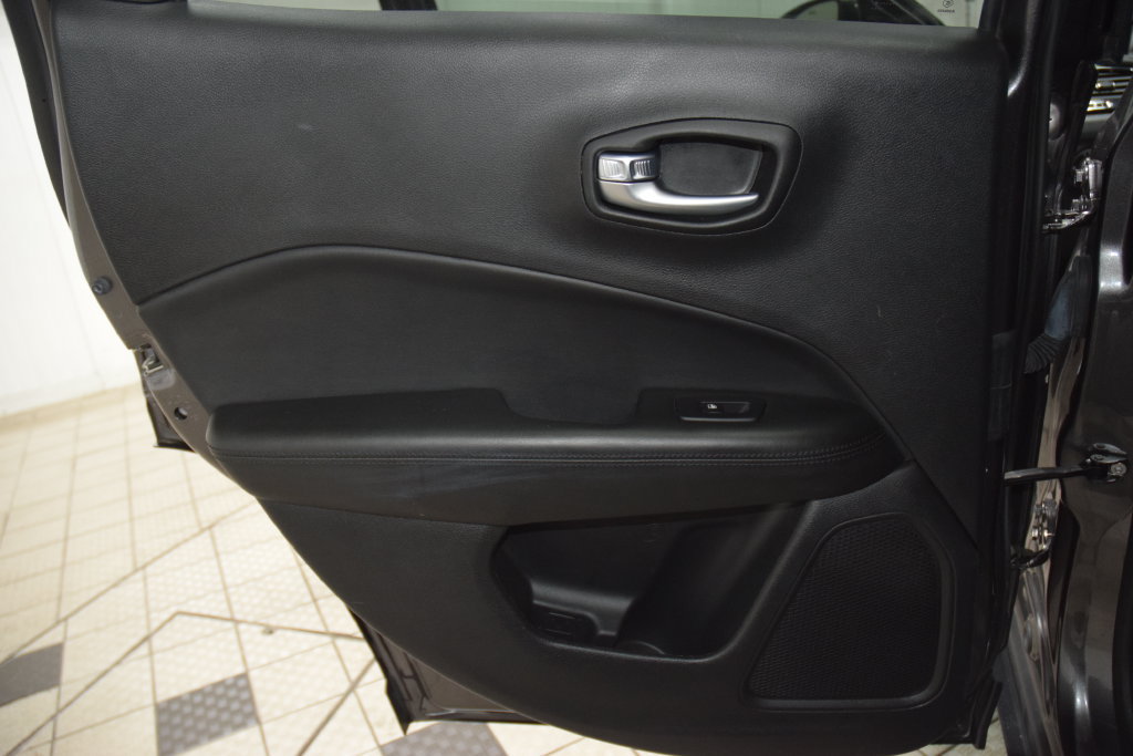 Used 2020 Jeep Compass Latitude AWD/4WD image 45